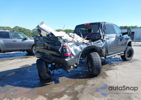 2017 Ram 2500 Tradesman 4X4 6'4 Box z USA, uszkodzony, nr VIN 3C6UR5CL2HG568310